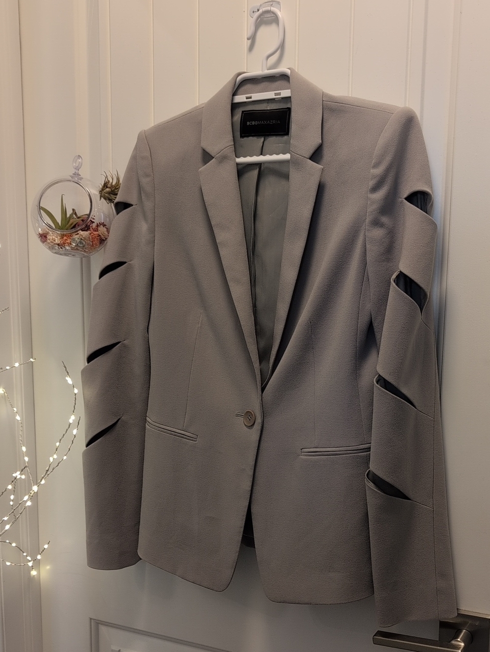 Edgy BCBG MaxAzria BRENT Cutout Sleeve Blazer In Silver Dove
